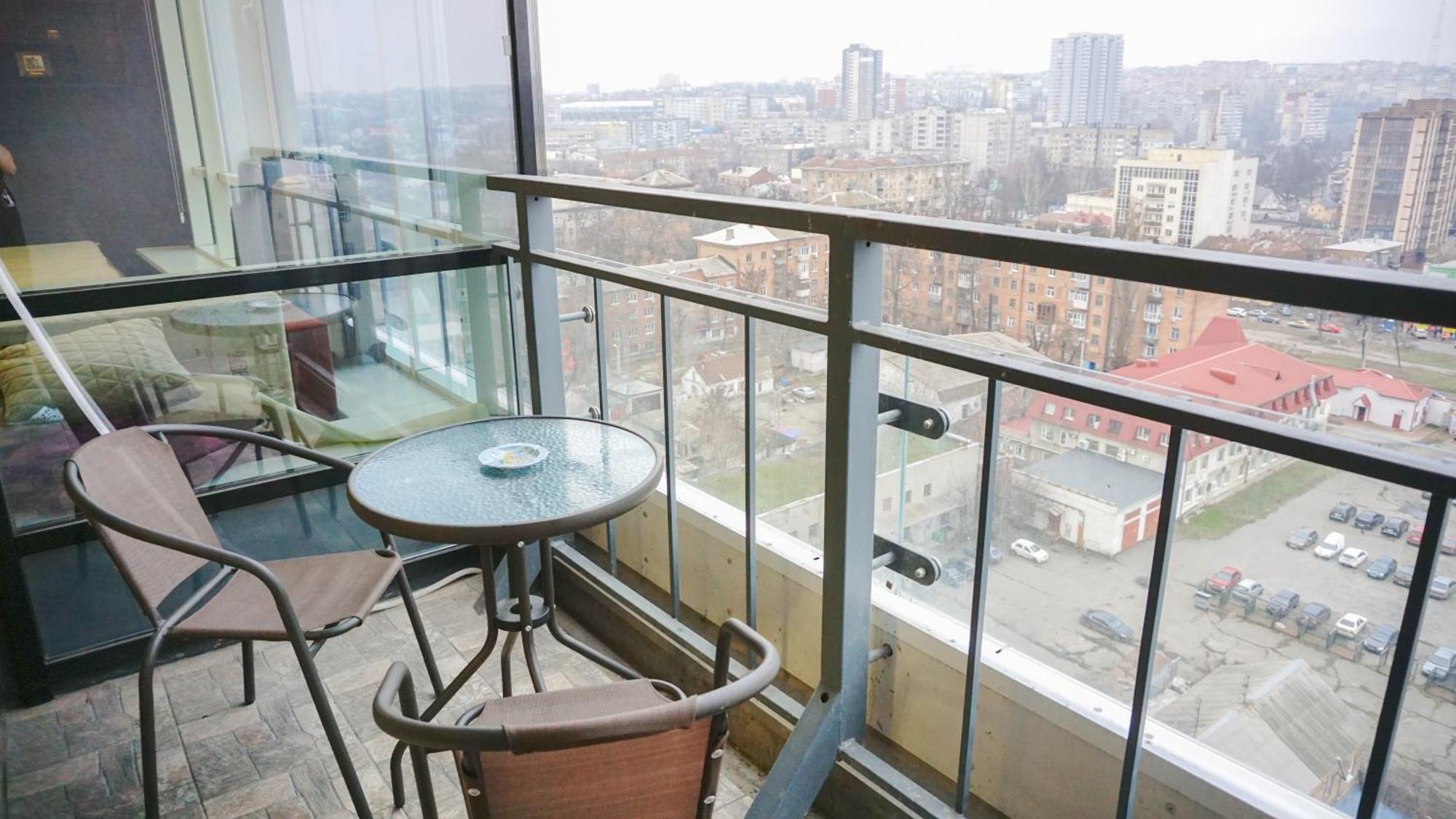 Doba In Ua Baku Bandery Apartments Dnyipropetrovszk Kültér fotó
